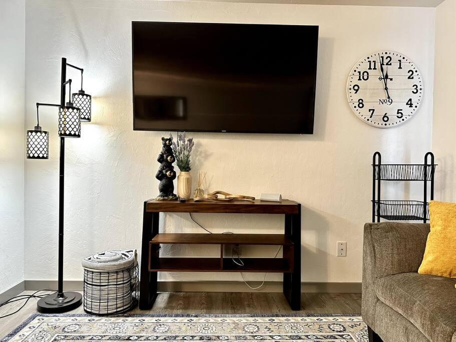 Comfortable 2Br Apt Central Fairbanks Exterior photo