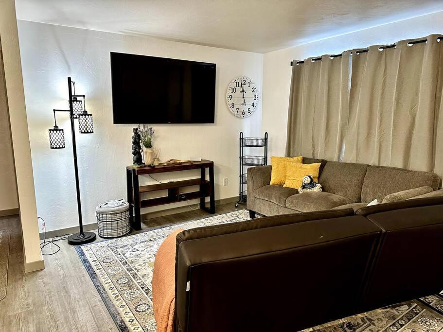 Comfortable 2Br Apt Central Fairbanks Exterior photo